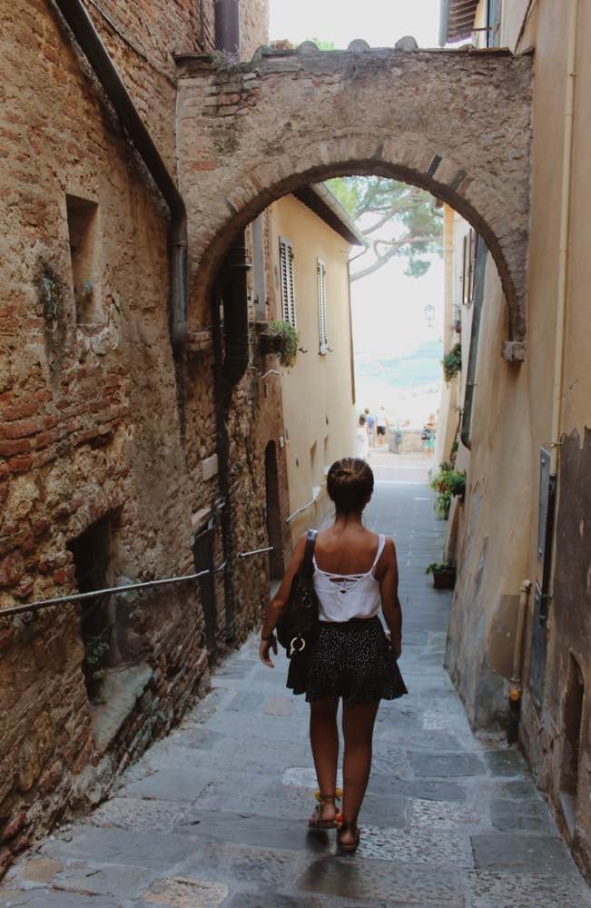 VAL D ORCIA ON THE ROAD