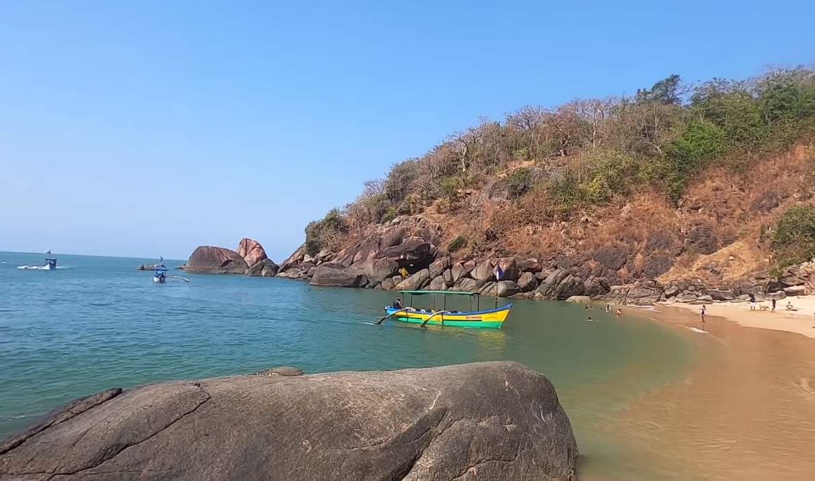 Explore Goa with Crazy Friends
