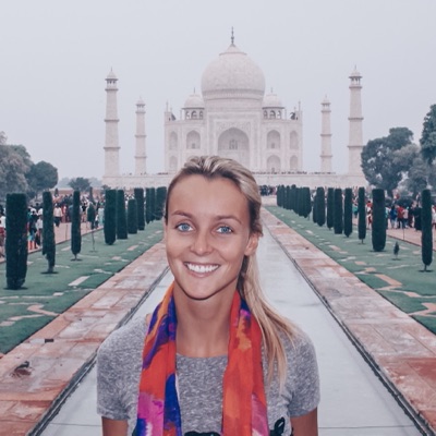 Travel Golden Girl