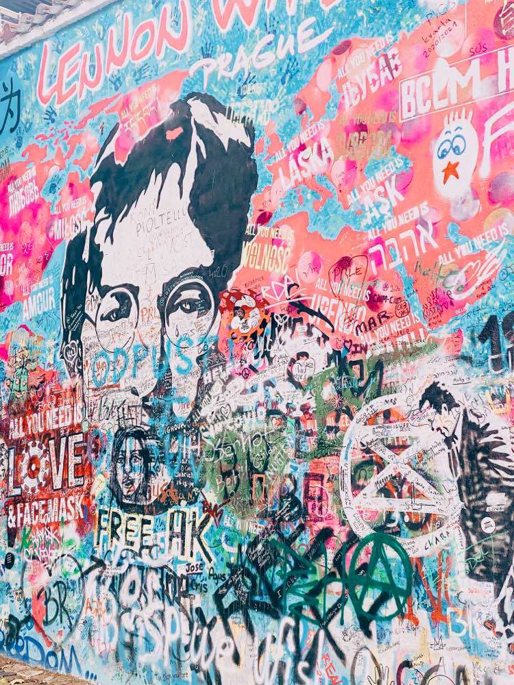Hlavní město Praha, Lennon Wall