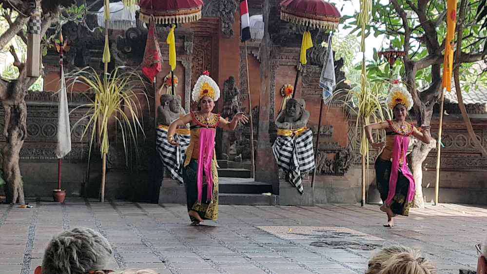 Kota Denpasar, Barong Dance Uma Dewi