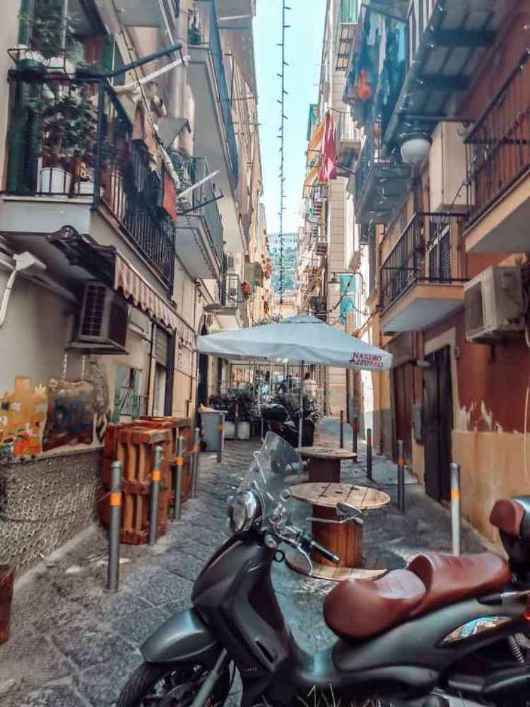 Napoli, Quartieri Spagnoli