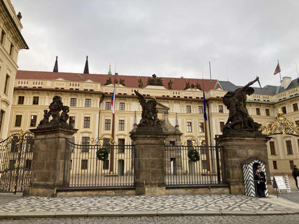 Hlavní město Praha, Castello di Praga