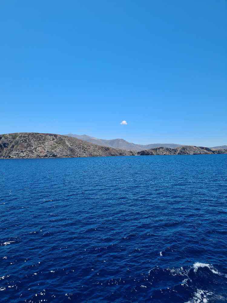 Órmos Athiniós, Santorini Ferry Stop