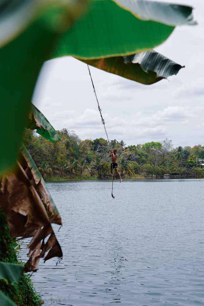 Flores, Jorge's Rope Swing