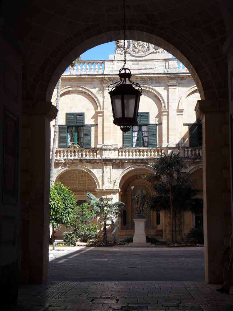 Il-Belt Valletta, Grandmaster Palace Courtyard