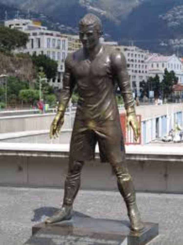 Funchal, Cristiano Ronaldo Statue