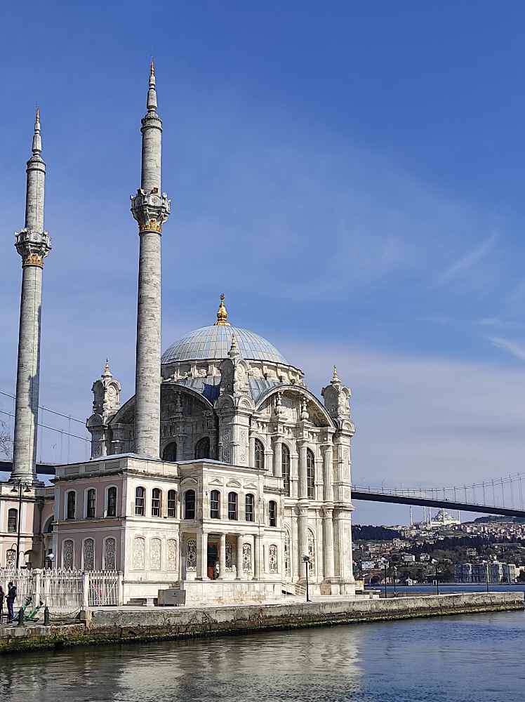 Beşiktaş, Büyük Mecidiye Mosque (Ortaköy Mosque)