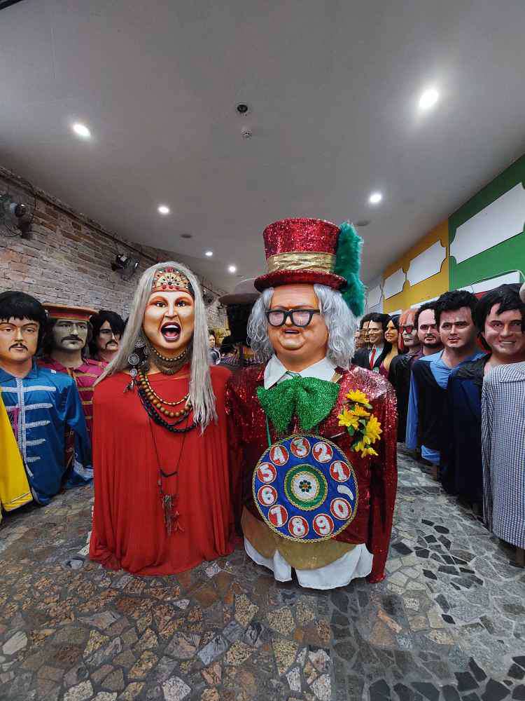 Recife, Embassy of Pernambuco - Olinda Dolls Giants