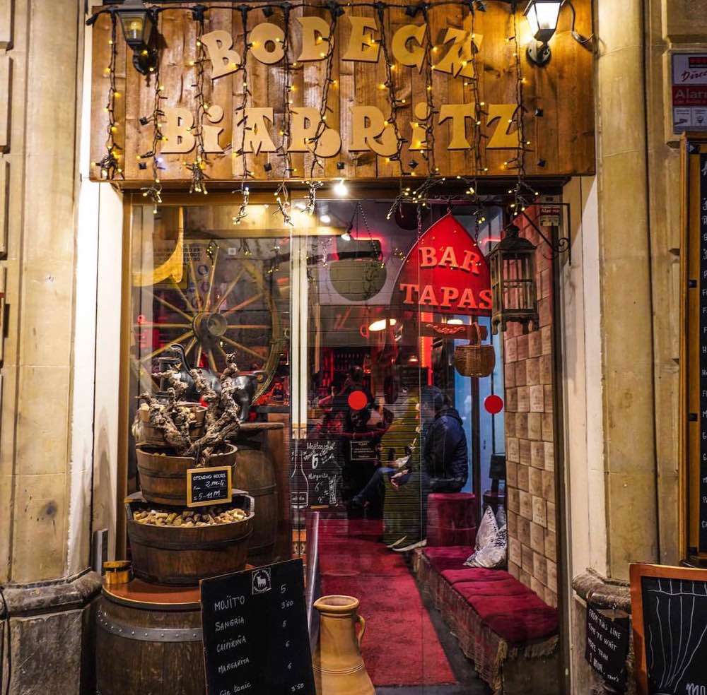 Barcelona, Bodega Biarritz 1881 Tapas bar