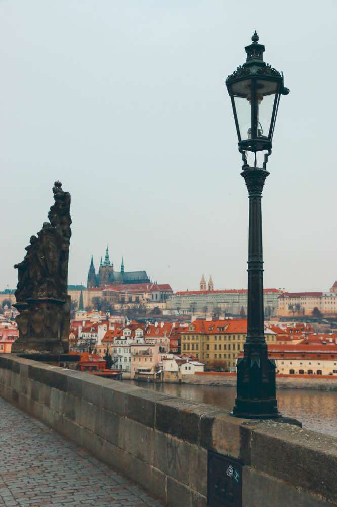 Hlavní město Praha, Thunovská