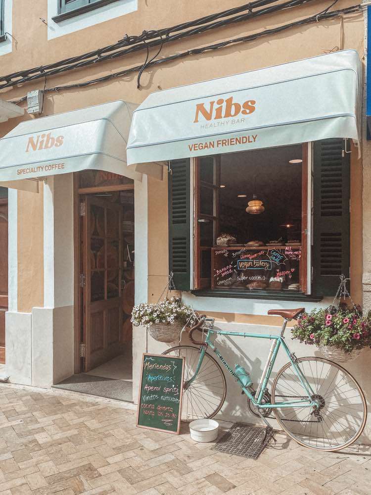 Ciutadella de Menorca, Nibs Healthy Bar