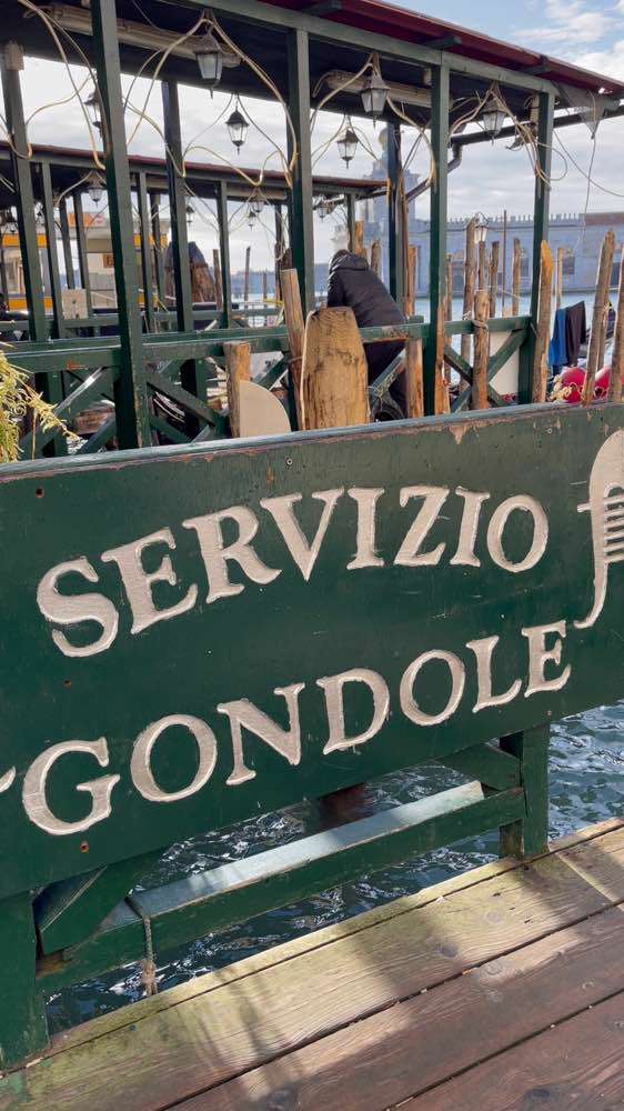Venezia, Gondola Dogana Vallaresso