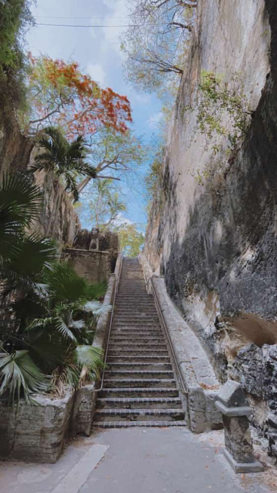 Nassau, Queen's Staircase