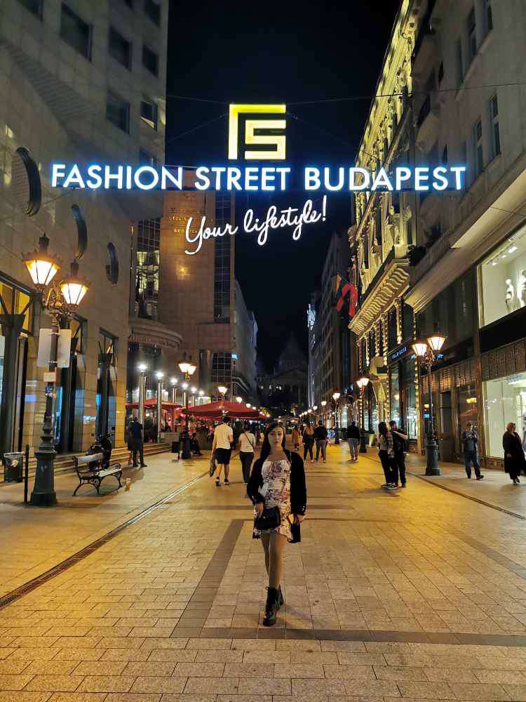 Budapest, Fashion Street