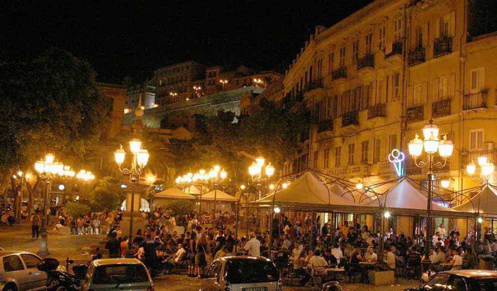 Cagliari, Piazza Yenne