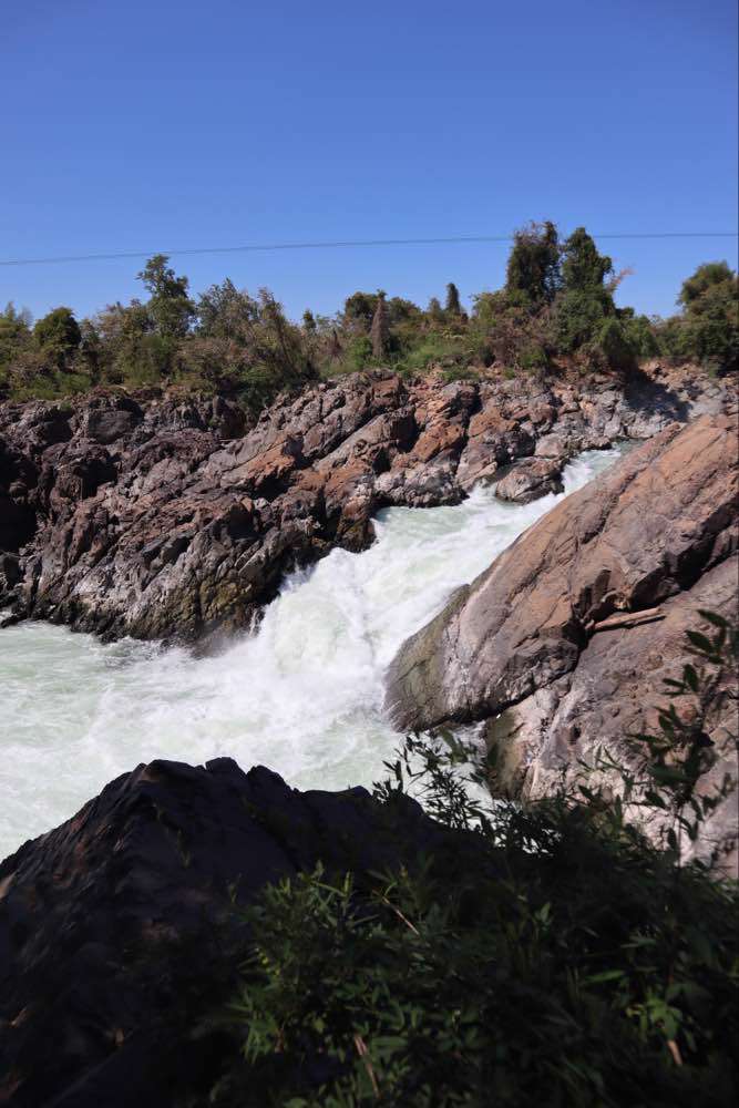 Khon Tai, Li Phi Falls / Tat Somphamit Waterfalls