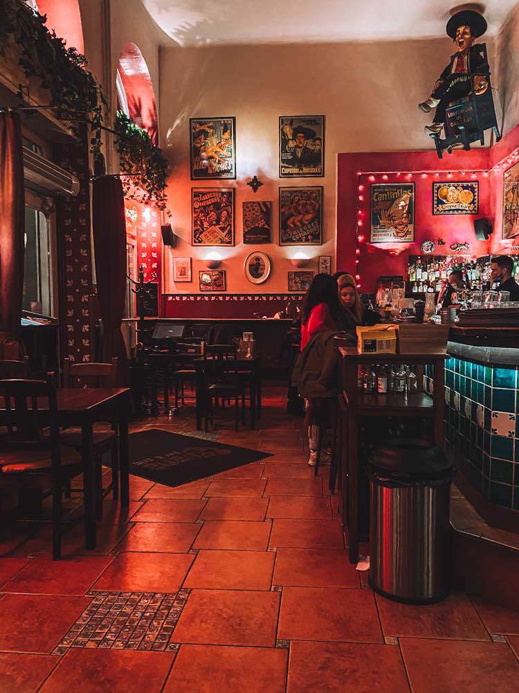 Budapest, Iguana Bar and Grill