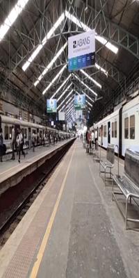 Mumbai, Churchgate Railway Station 