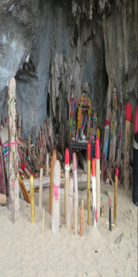Krabi, Phra Nang Caves