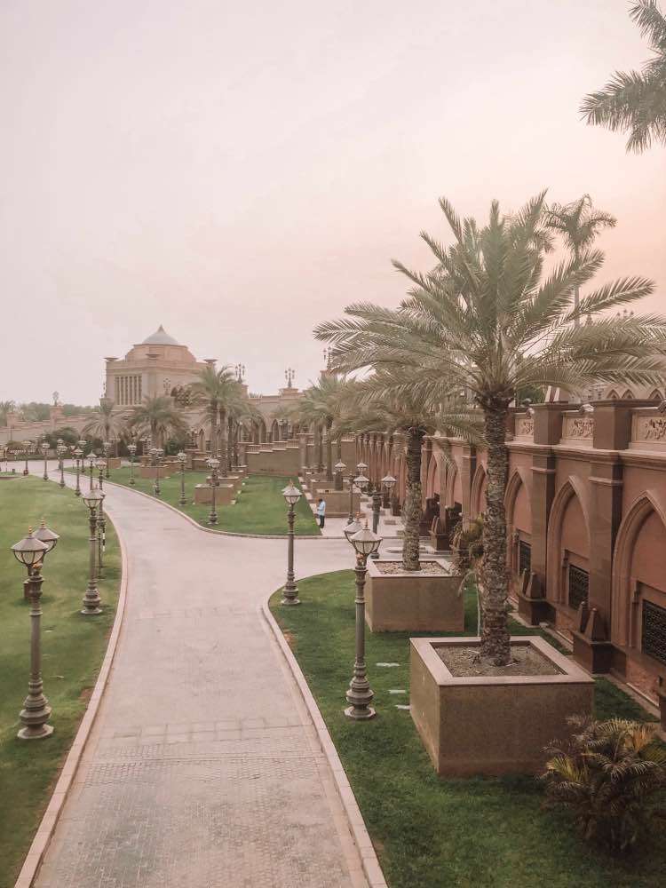 Abu Dhabi, Palácio dos Emirados