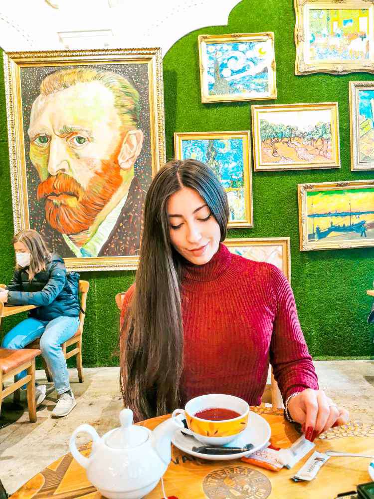 București, Grand Café Van Gogh