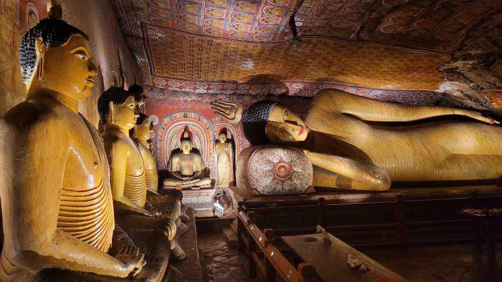 Dambulla, Dambulla Royal Cave Temple and Golden Temple