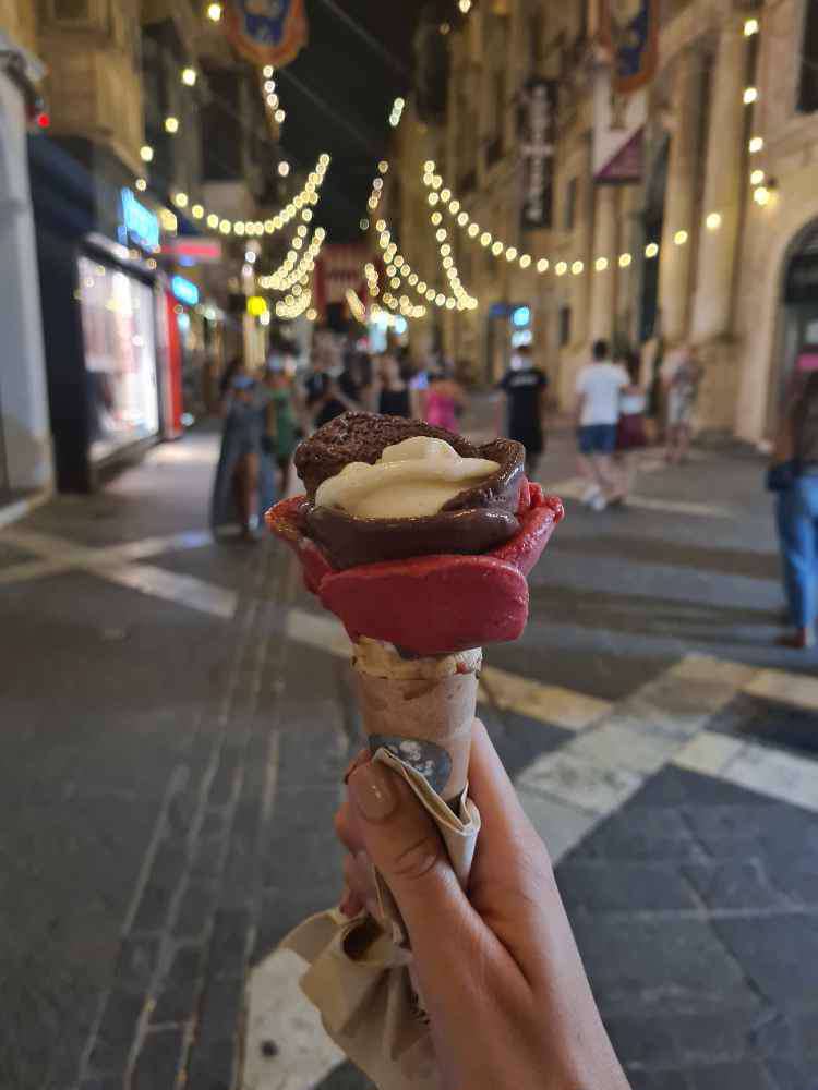 Valletta, Amorino Valletta