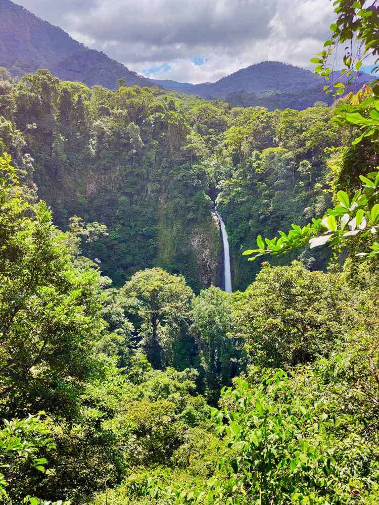 La Fortuna de San Carlos, La Fortuna Waterfall