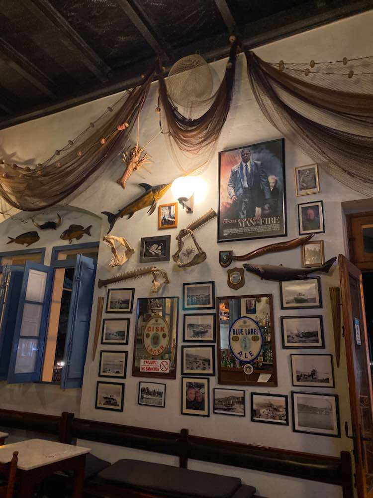 Għajnsielem, Gleneagles Bar