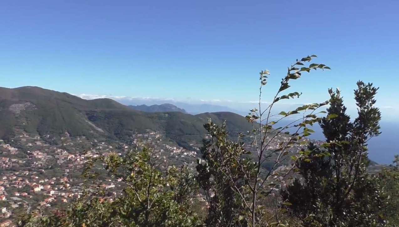 Bomerano, Monte Tre Calli