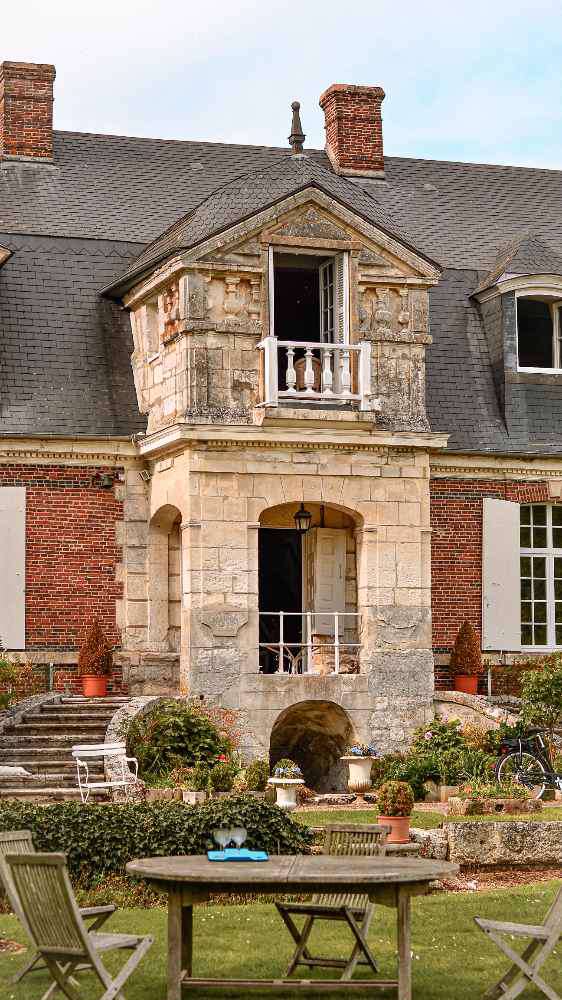 Saint-Éloi-de-Fourques, Chambres d'hôtes Manoir d' Hermos