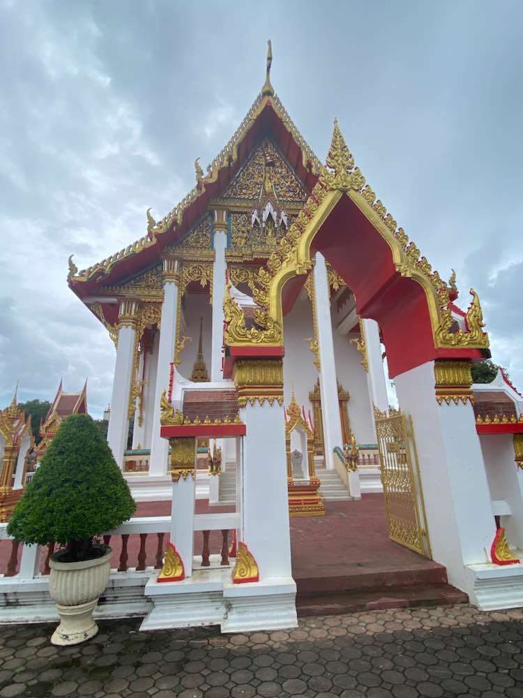 Mueang Phuket, Wat Chaithararam (Wat Chalong) (วัดไชยธาราราม (วัดฉลอง))