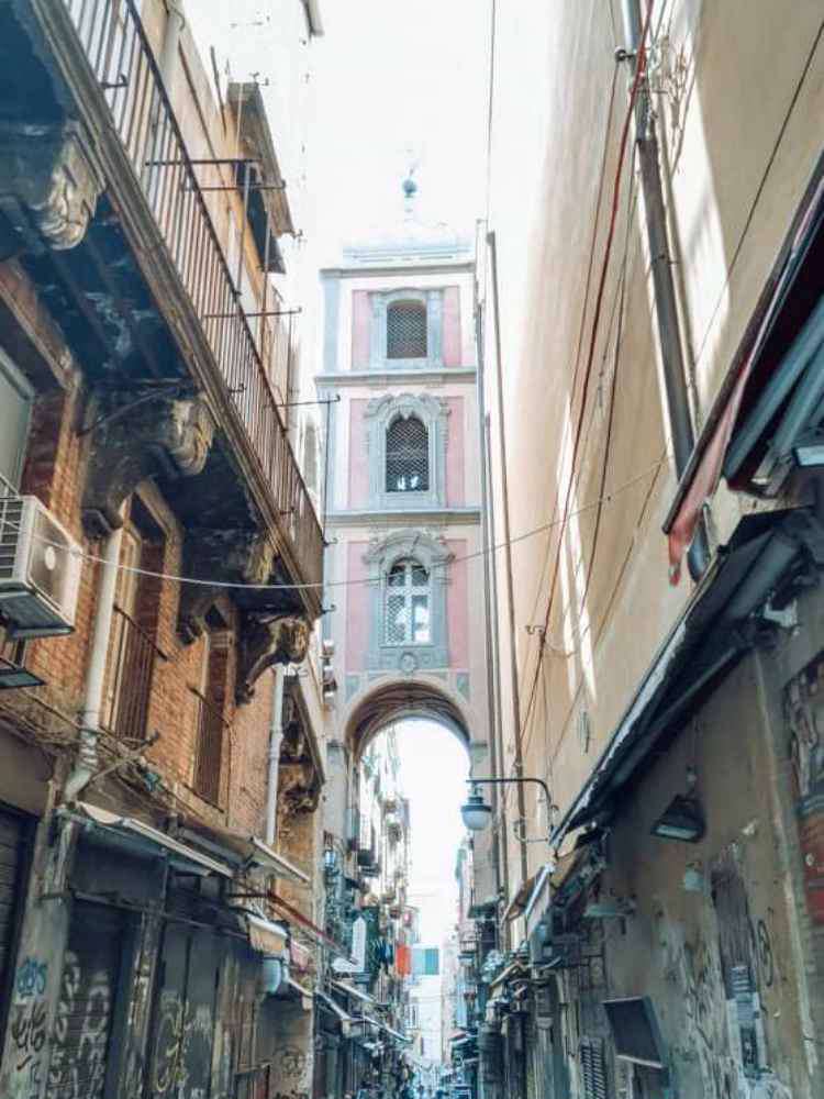 Napoli, Via San Gregorio Armeno