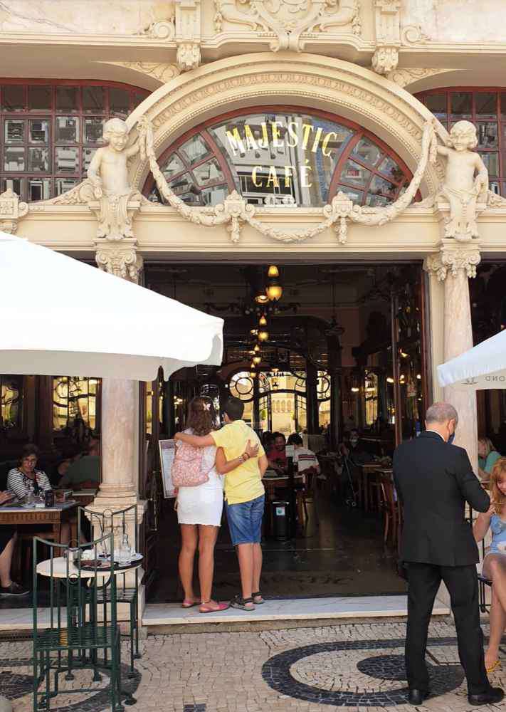 Porto, Majestic Café