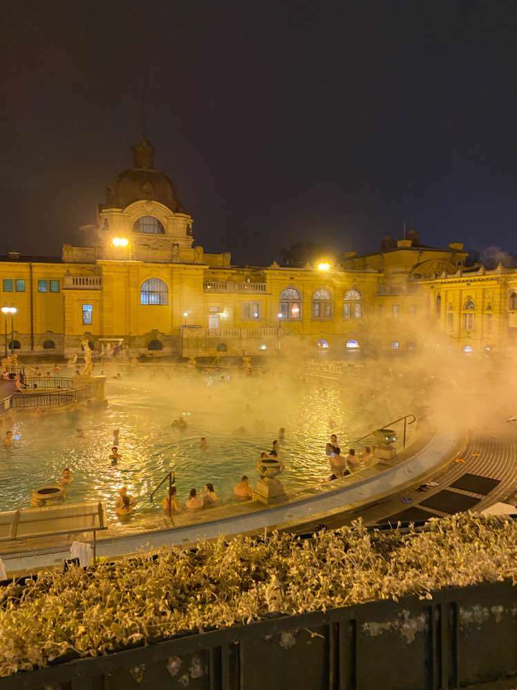 Budapest, Széchenyi Thermal Bath (Széchenyi Gyógyfürdő és Uszoda)