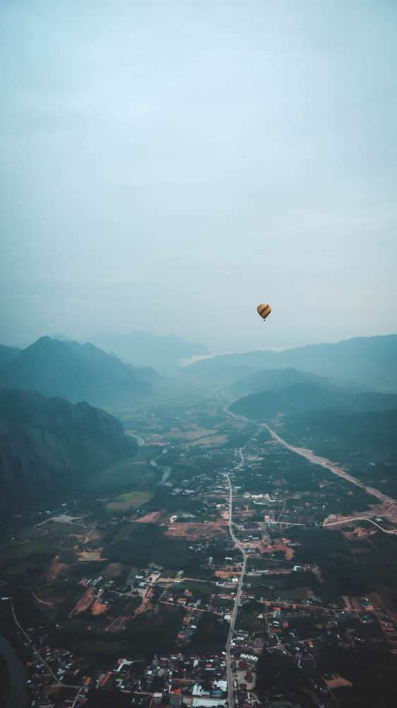 Vang Vieng, Ballooning in Vang Vieng