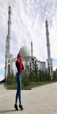 Nur-Sultan, Hazrat Sultan Mosque (?????? ?????? ??????)