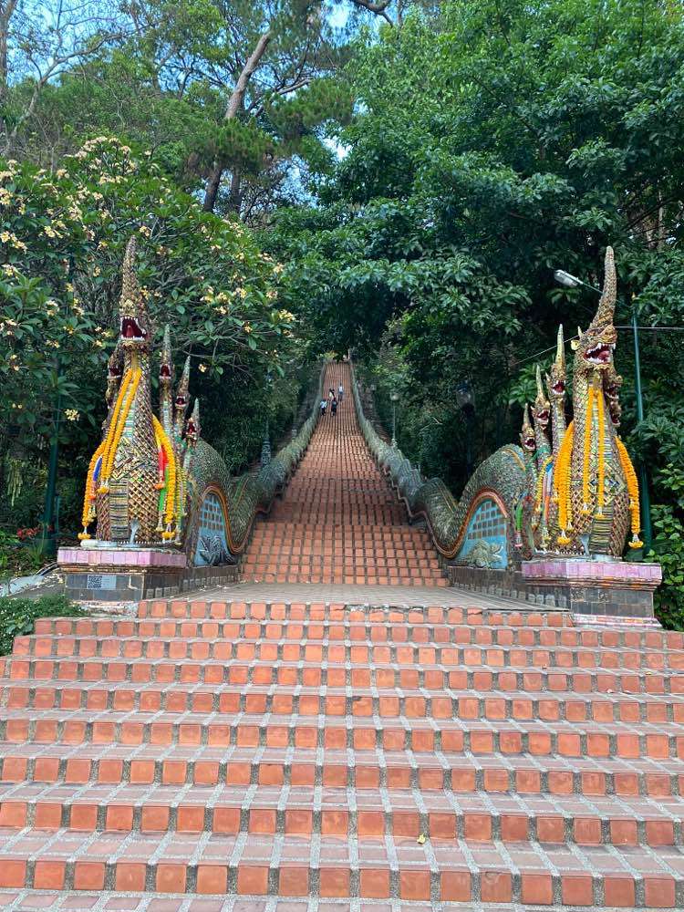 Mueang Chiang Mai, Wat Phrathat Doi Suthep (วัดพระธาตุดอยสุเทพราชวรวิหาร)