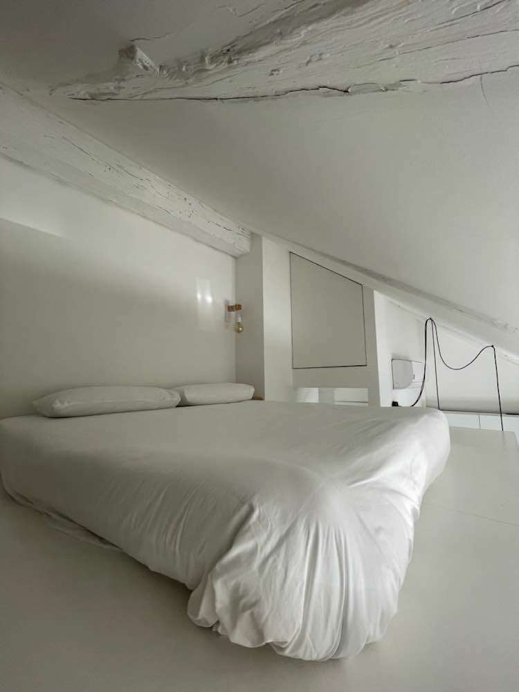 Where to sleep, La Mansarda in Bianco - Design Suite