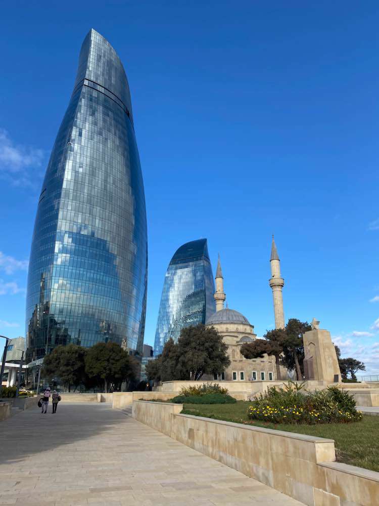 Baku, Martyrs' Lane (Şəhidlər Xiyabanı)