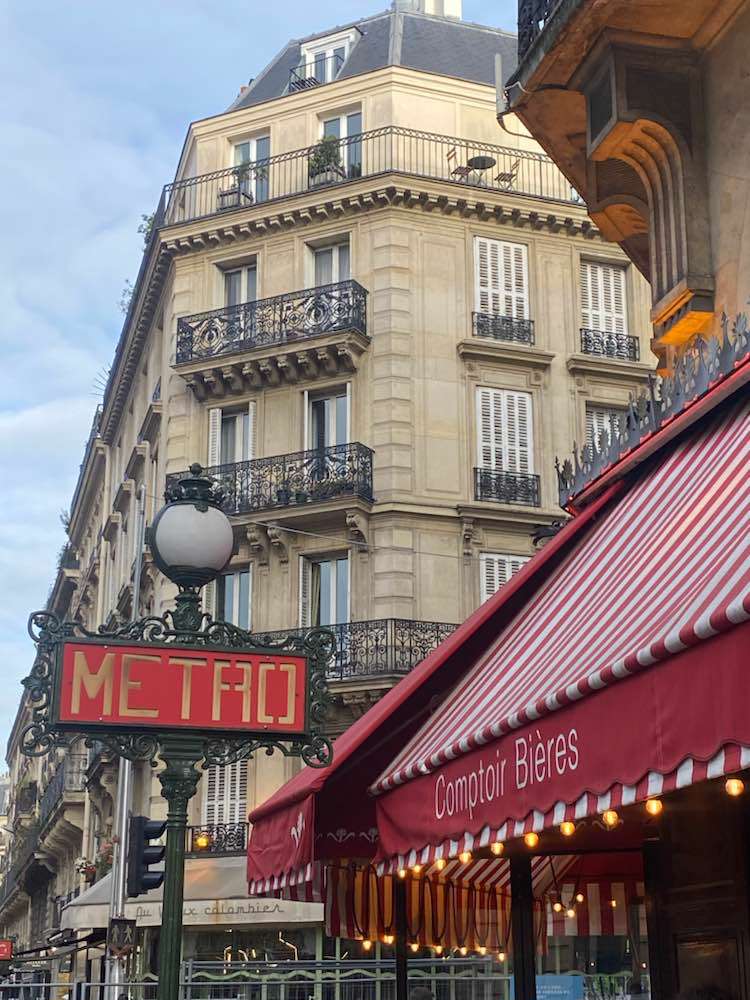 Paris, Café du Métro