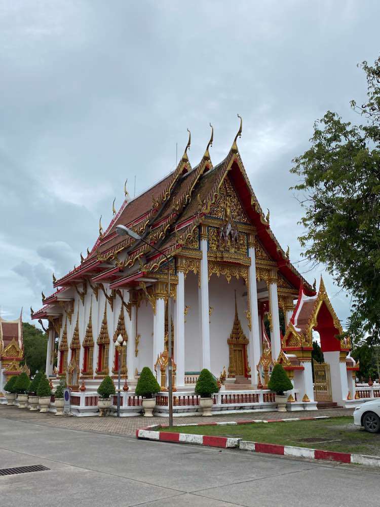 Mueang Phuket, Wat Chaithararam (Wat Chalong) (วัดไชยธาราราม (วัดฉลอง))