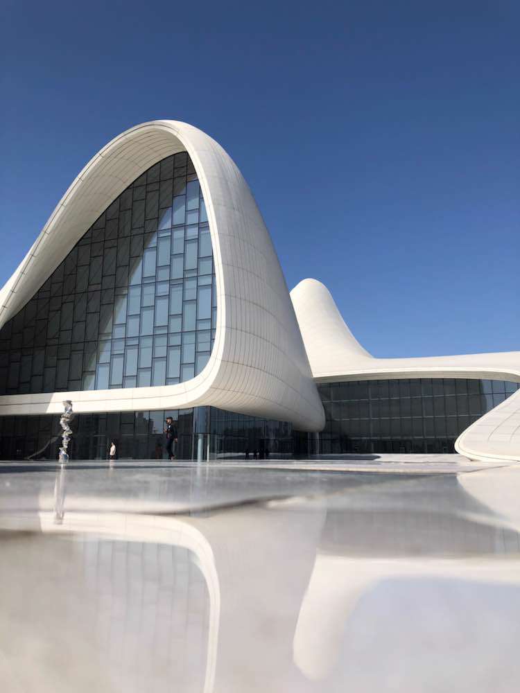 Baku, Heydar Aliyev Center (Heydər Əliyev Mərkəzi)
