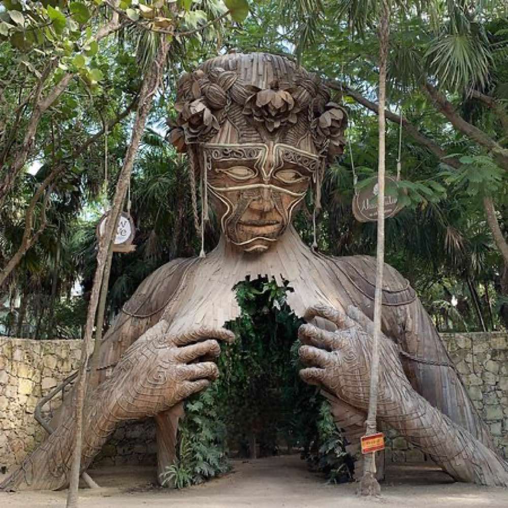 Tulum, Escultura "Ven a la Luz"