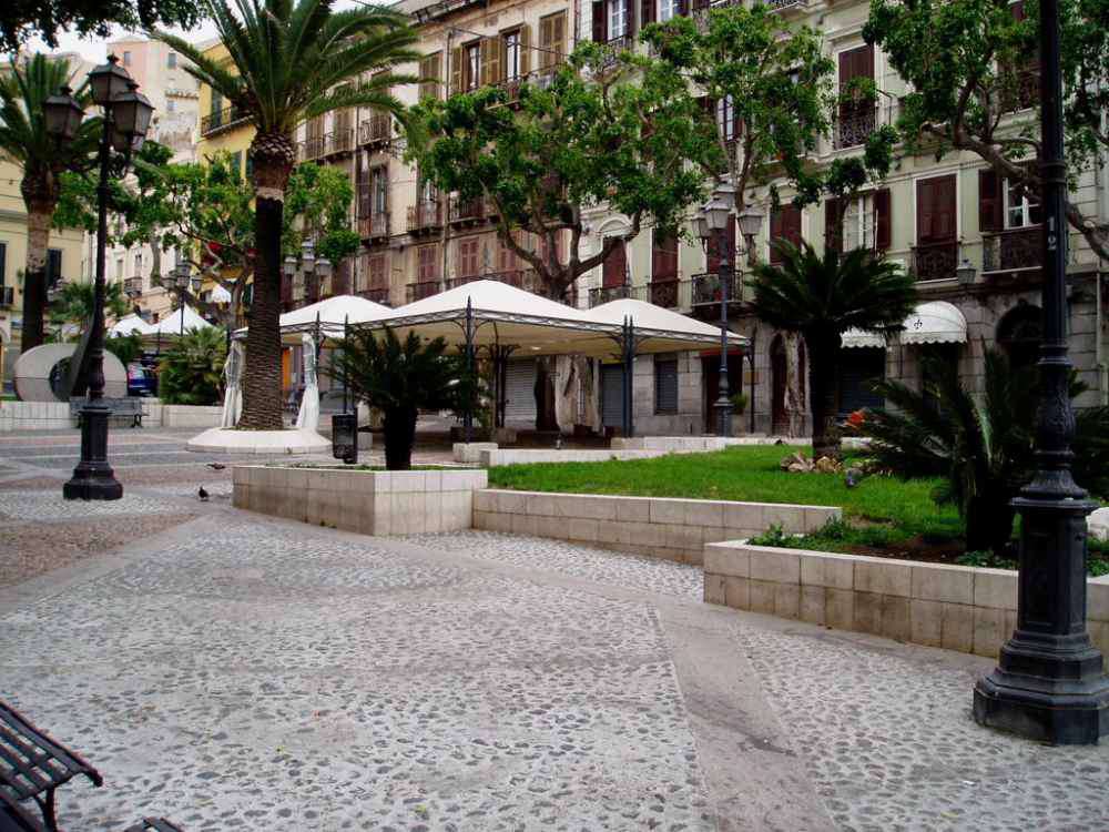 Cagliari, Piazza Yenne